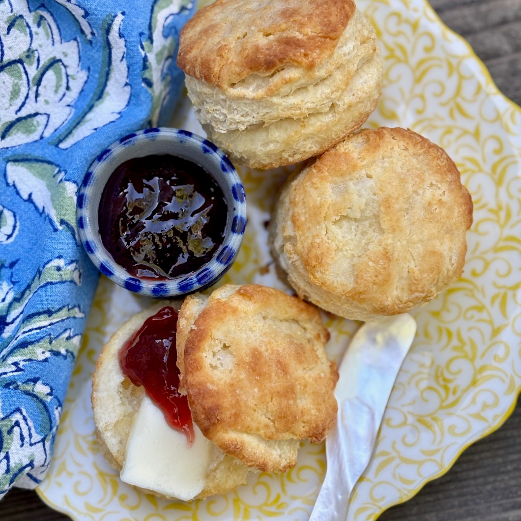 Biscuit baking, covered wagon style