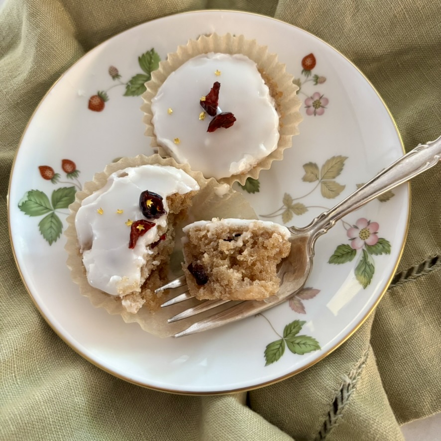 Historic Queen Cakes